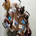 Wat is een digitale marketingstrategie en hoe pas je deze effectief toe in 2025?