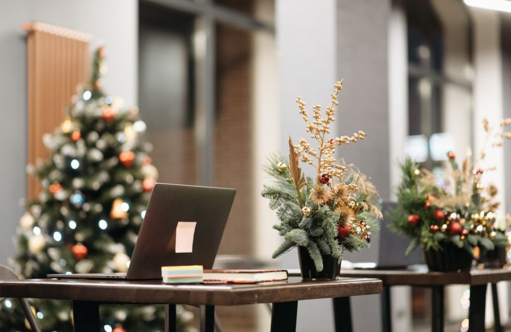 Mag je als werkgever verplichte vrije dagen tussen kerst en oud en nieuw 2026 opleggen